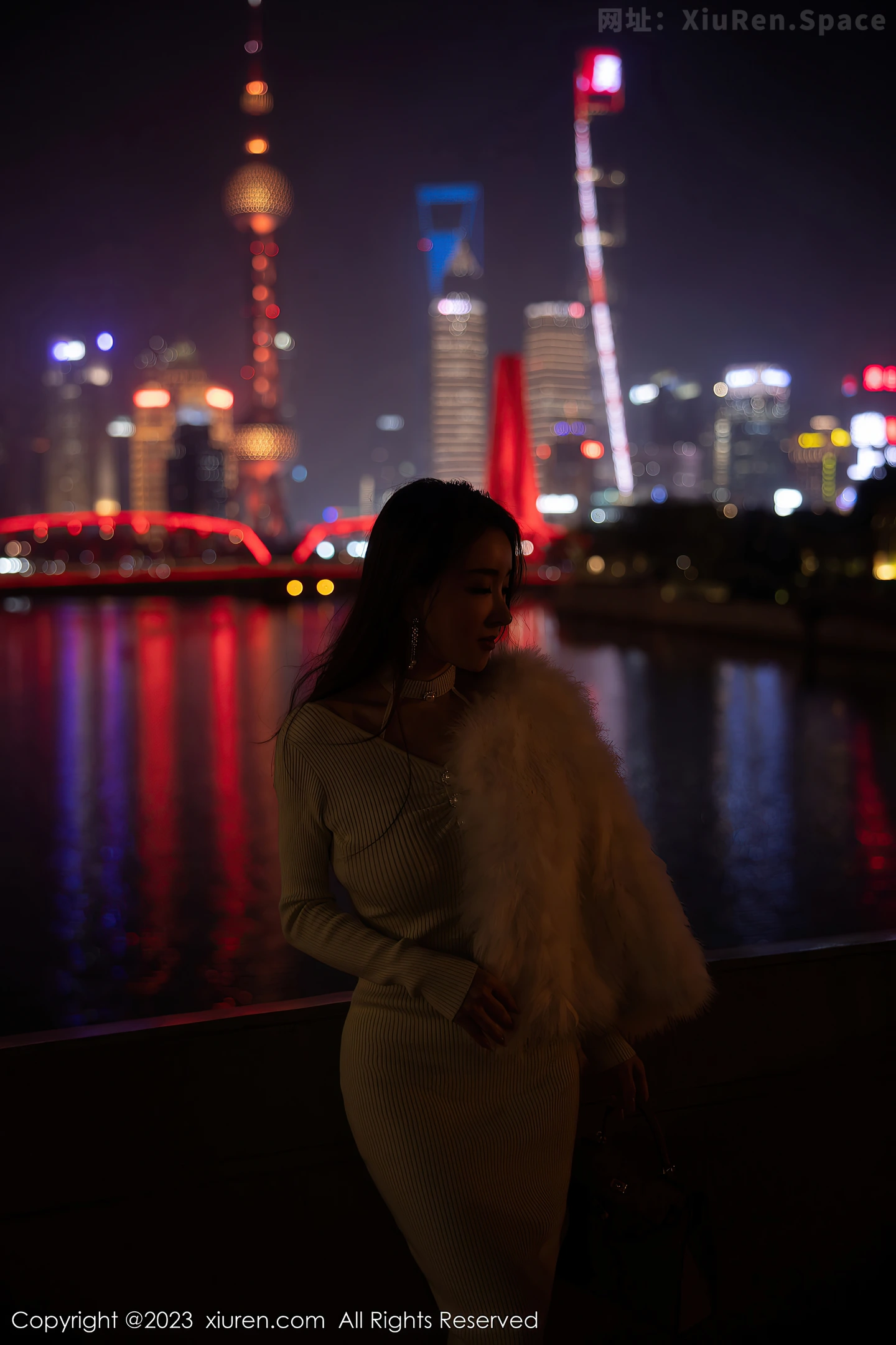 图片[2]-[XiuRen秀人网]2023.04.10 VOL.6544 eve雨儿1494 白色修身连衣裙加黑色性感内衣私房写真集-秀人网官方网站